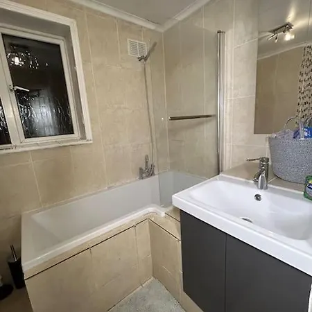 Whole Apartment Near To London Bromley Exterior photo
