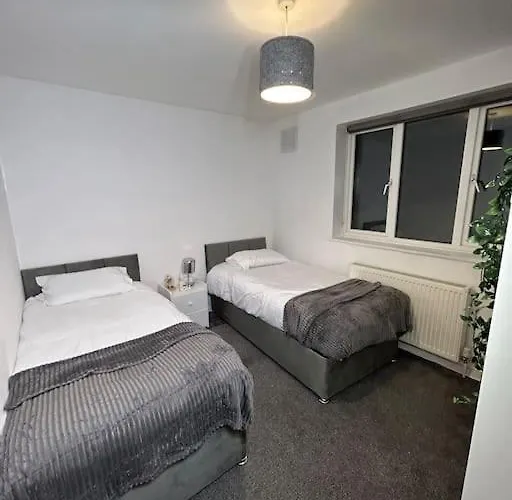 Whole Apartment Near To London