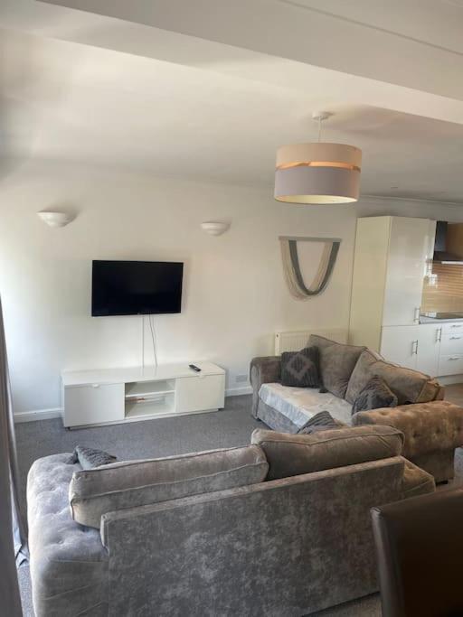 Whole Near To London